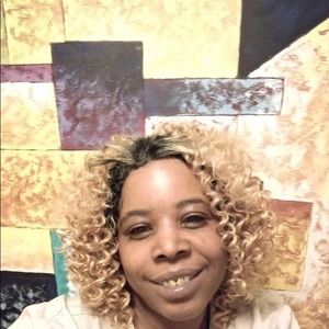 Meet your Posher, Connie